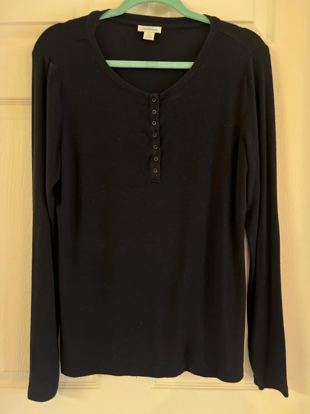 Sundance black Long Sleeve Henley Tee Size Large Soft Cotton Knit. Size Large.